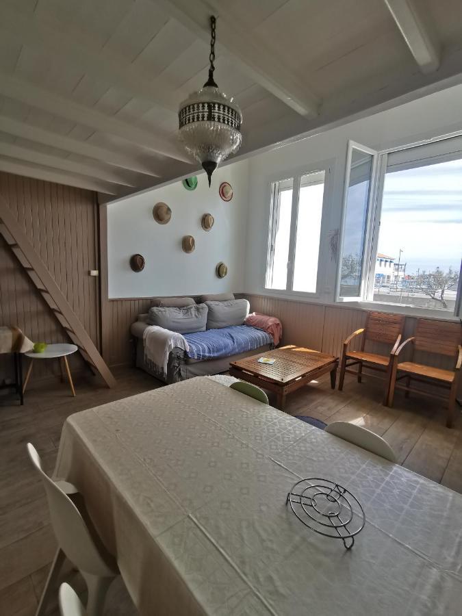 Spacieux Appartement Front De Mer Сент-Марі-де-ла-Мер Екстер'єр фото
